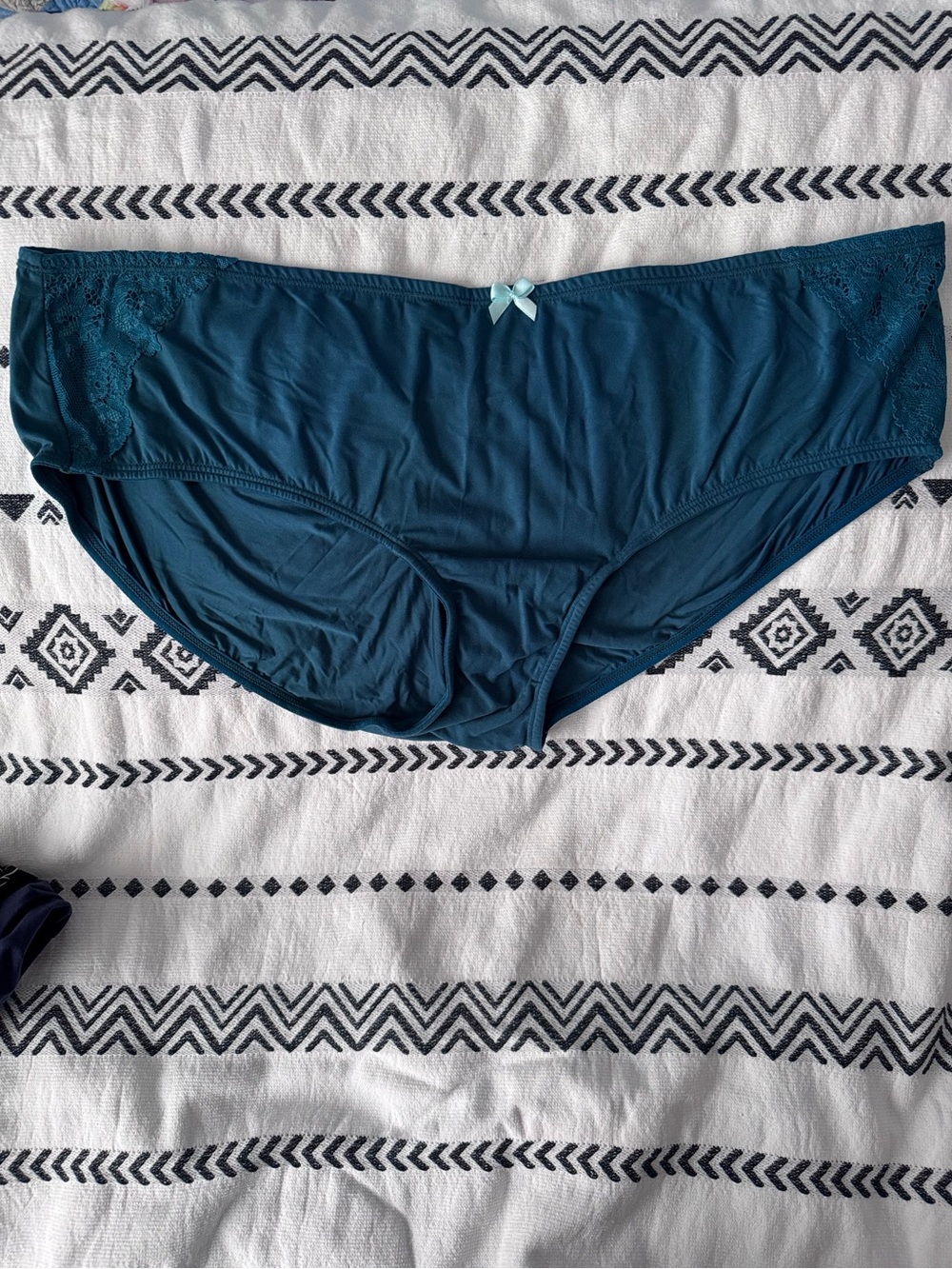 Torrid Hipster Panties underwear Women’s size 2 spiderwebs glow in the dark - Picture 5 of 8